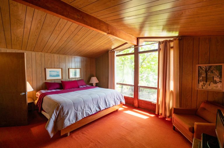 1033778