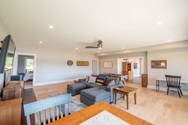 26-1st-Floor-Walkout-recreation-games-room