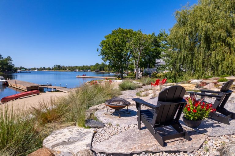 3-Gorgeous-granite-fireplace-seating-area