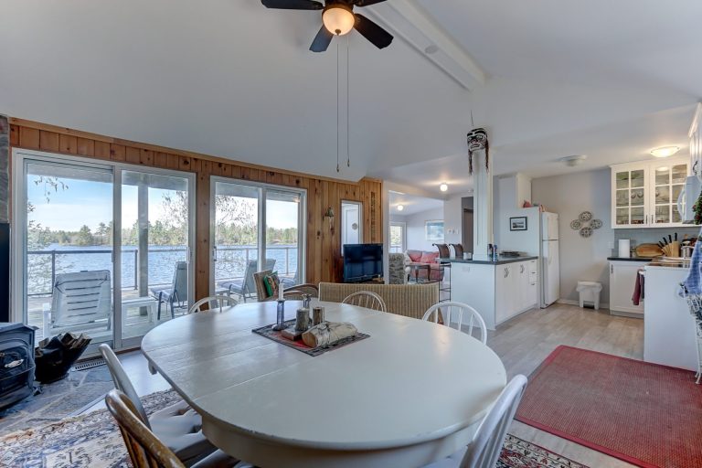 looking-in-to-kitchen