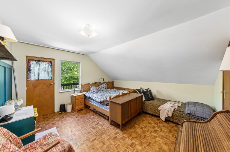 38-web-or-mls-609 South Bay Road_Updated-38