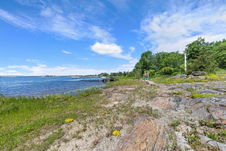 66-web-or-mls-151 Macey Bay Rd-66